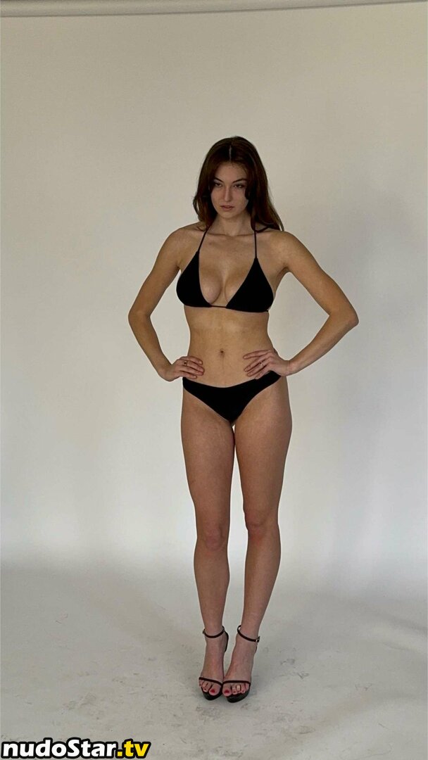 Beautyandbrainswithatwist / Rachel Michelle / rachellemichelle Nude OnlyFans Leaked Photo #1524