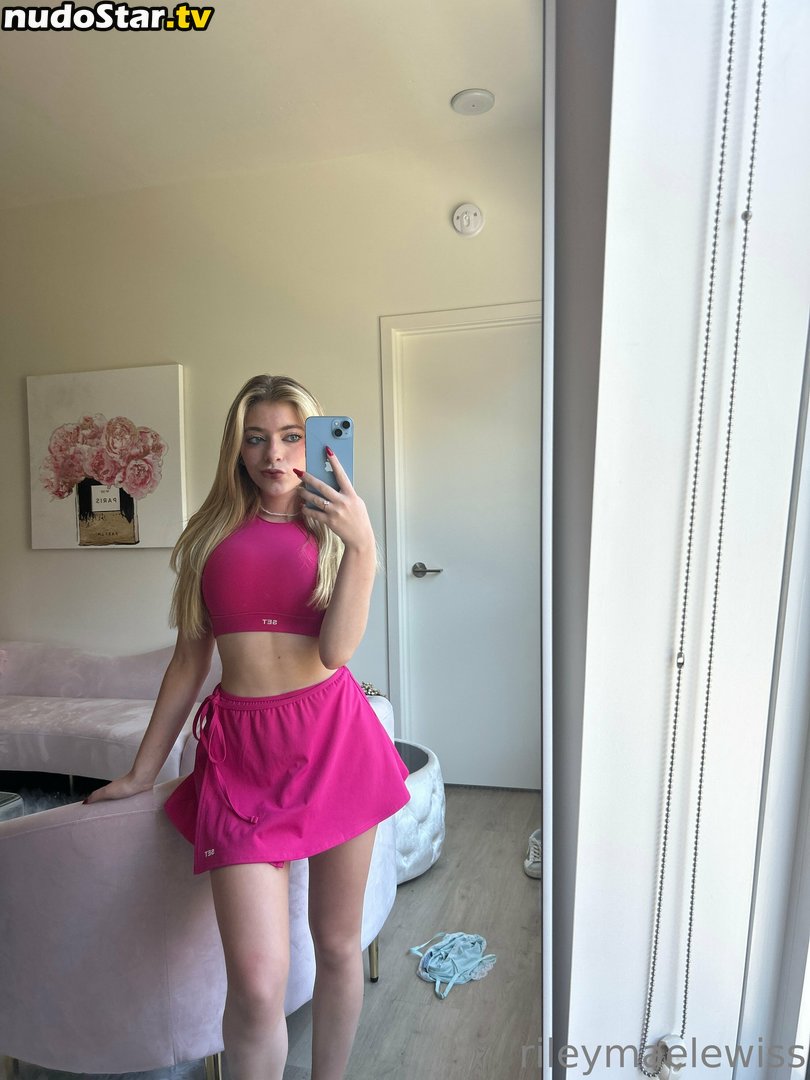 life__of___riley / rileymaetwo Nude OnlyFans Leaked Photo #35