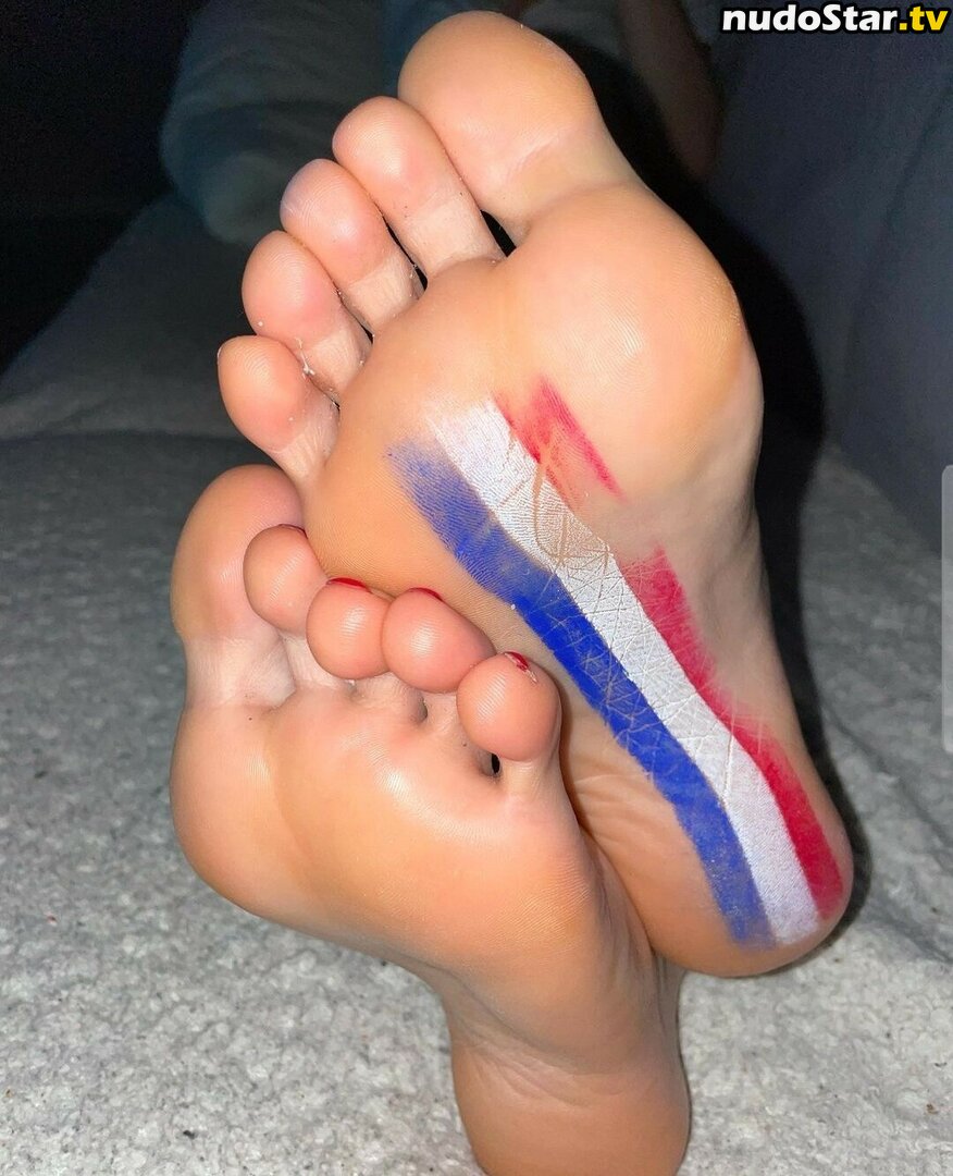 Rooxaanee Feet / rooxaanee_feet / rooxy_french Nude OnlyFans Leaked Photo #2