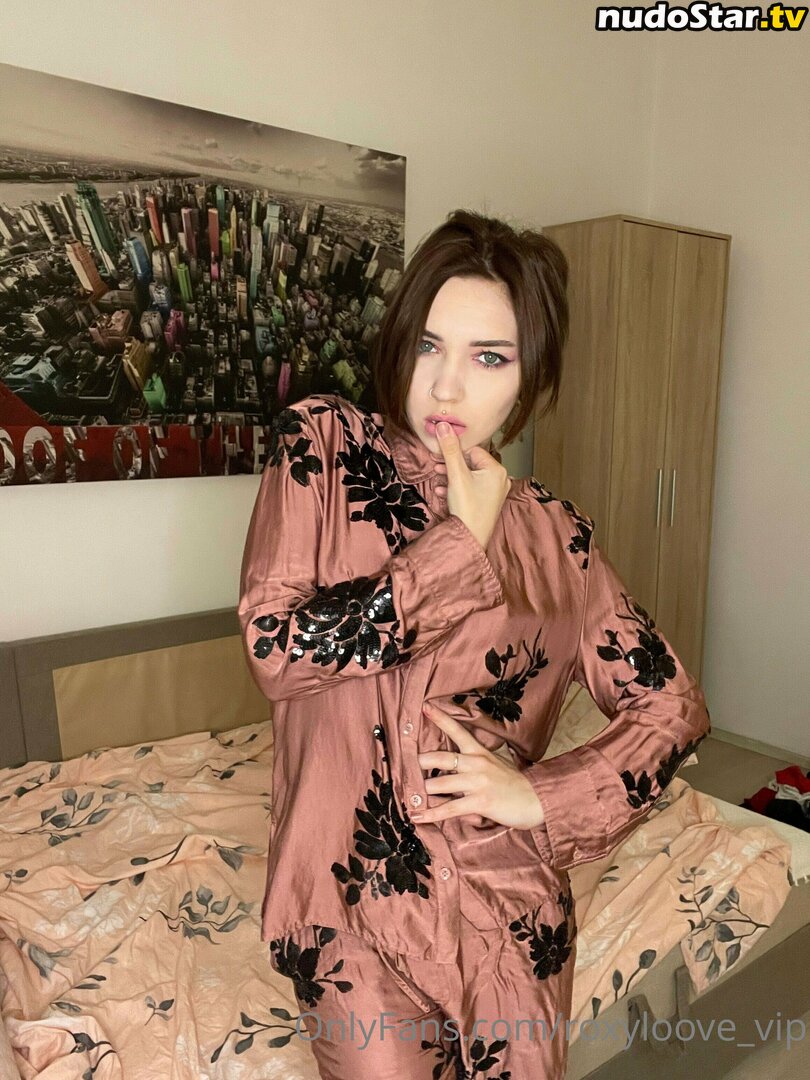 mayberoxy / roxyloove_vip Nude OnlyFans Leaked Photo #476