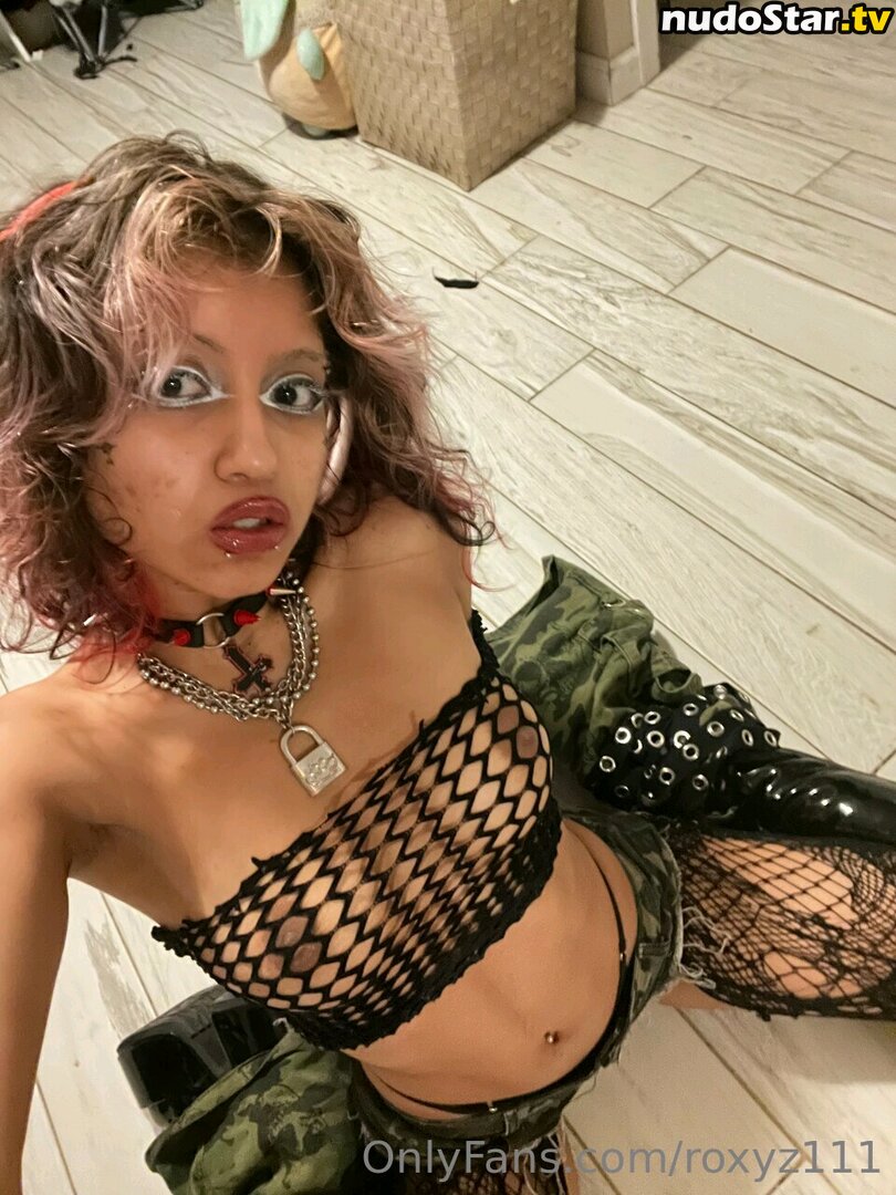 Roxyz111 / holiestsuccubus Nude OnlyFans Leaked Photo #26