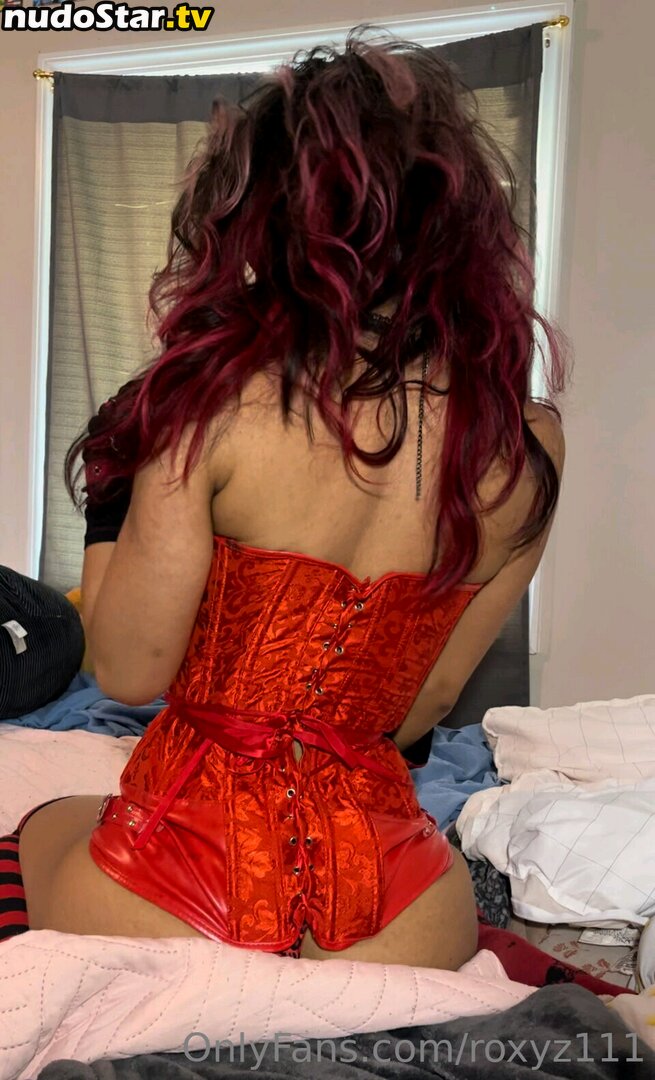 Roxyz111 / holiestsuccubus Nude OnlyFans Leaked Photo #34