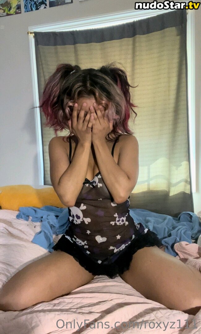 Roxyz111 / holiestsuccubus Nude OnlyFans Leaked Photo #36