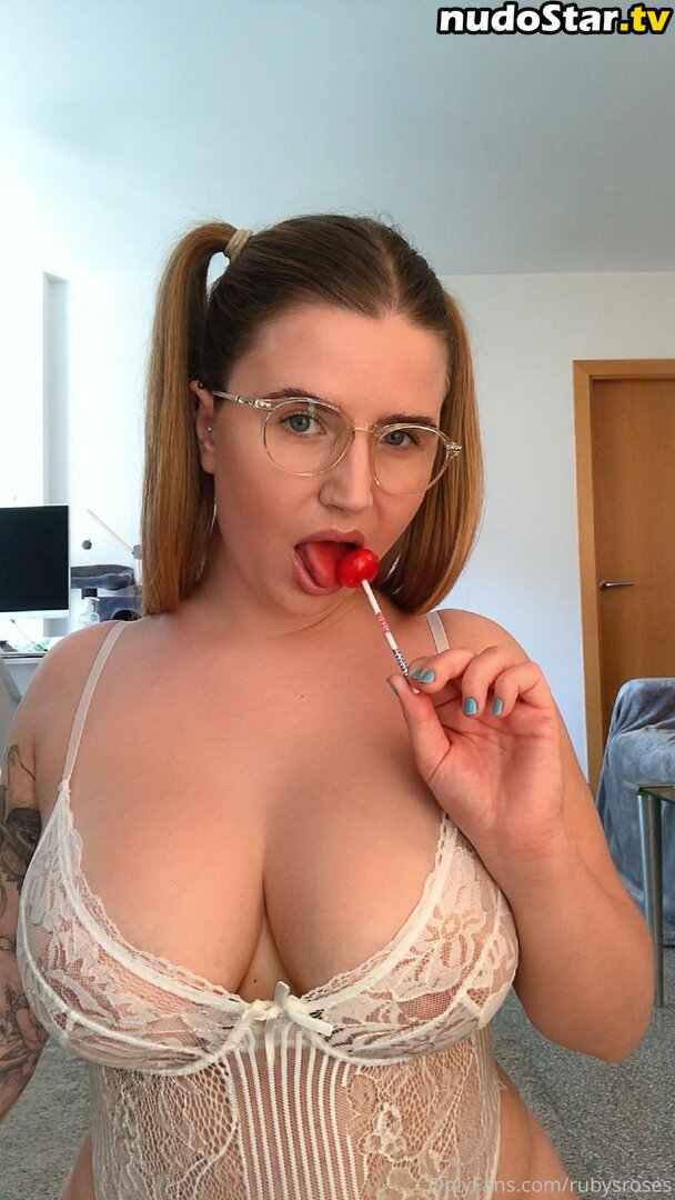 its_rubys_world / rubysroses Nude OnlyFans Leaked Photo #37