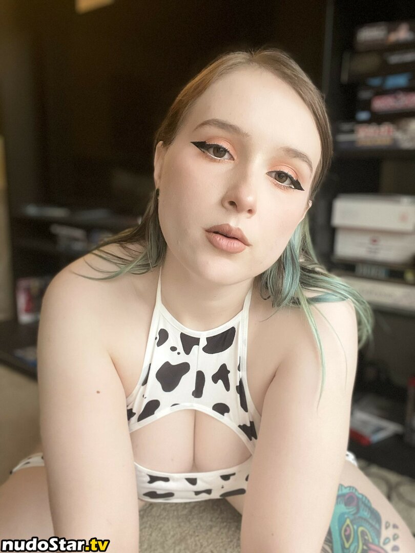 Rueblackwell / ru_makeup Nude OnlyFans Leaked Photo #1