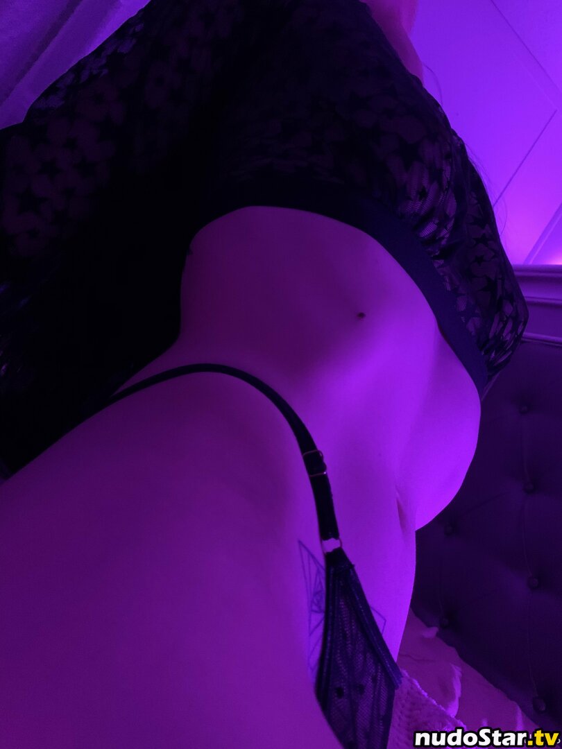 salemsienna / st0ned.succubus Nude OnlyFans Leaked Photo #13