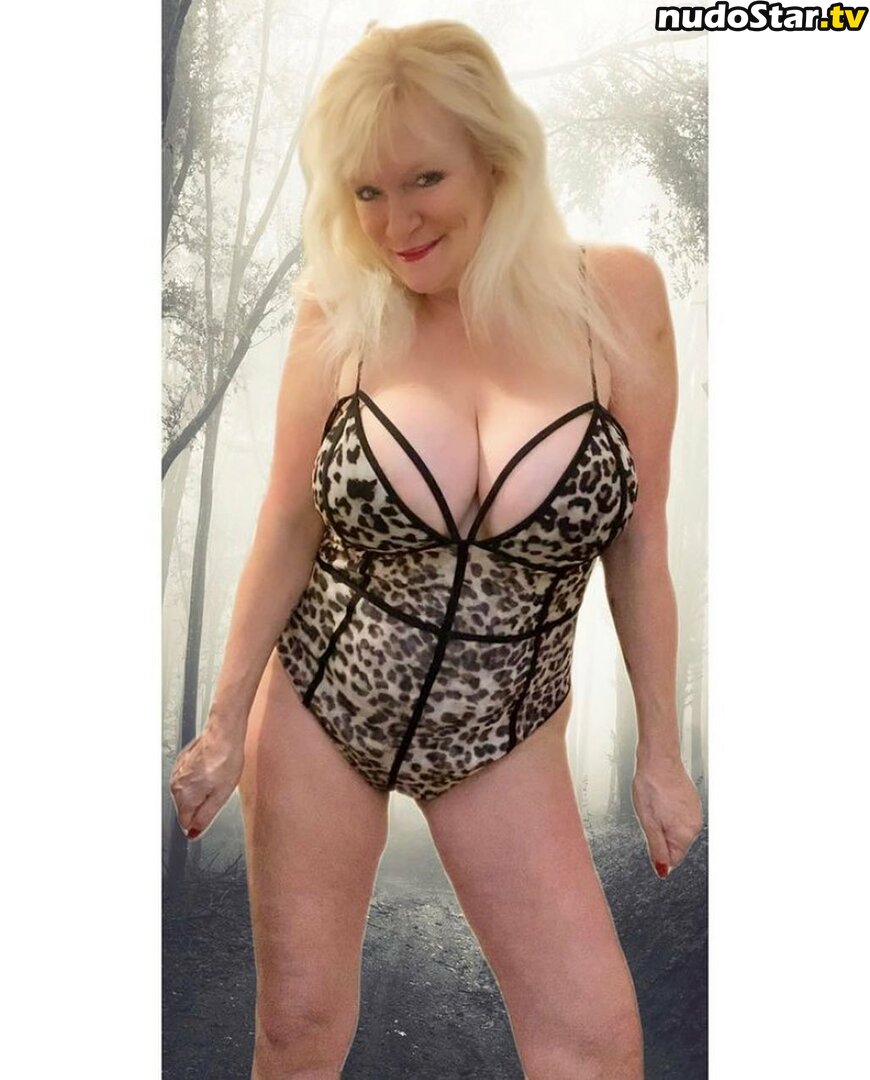 Sandie Lee / canadiansmaturebarbie Nude OnlyFans Leaked Photo #28