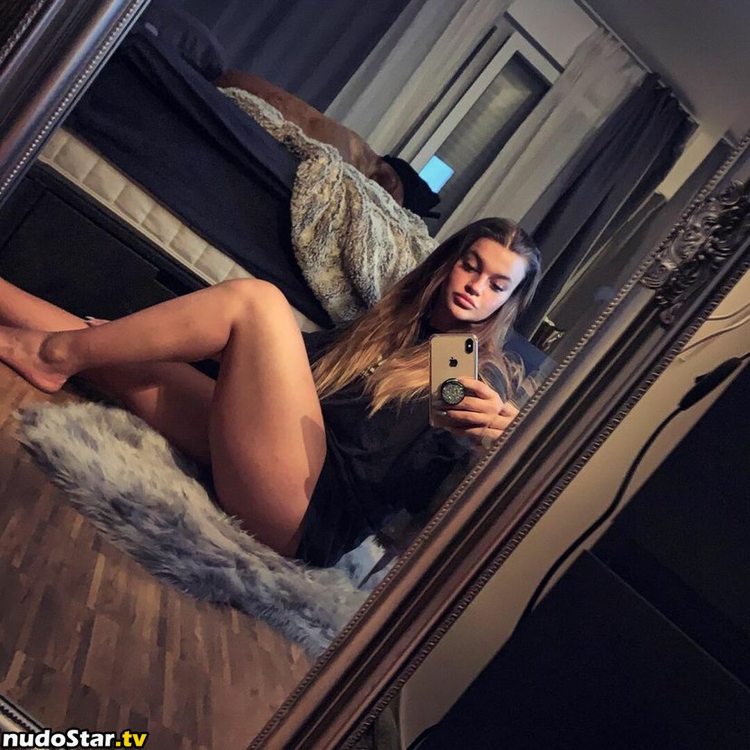 Sarah Slavo / saracheeky / saricka.__ Nude OnlyFans Leaked Photo #1
