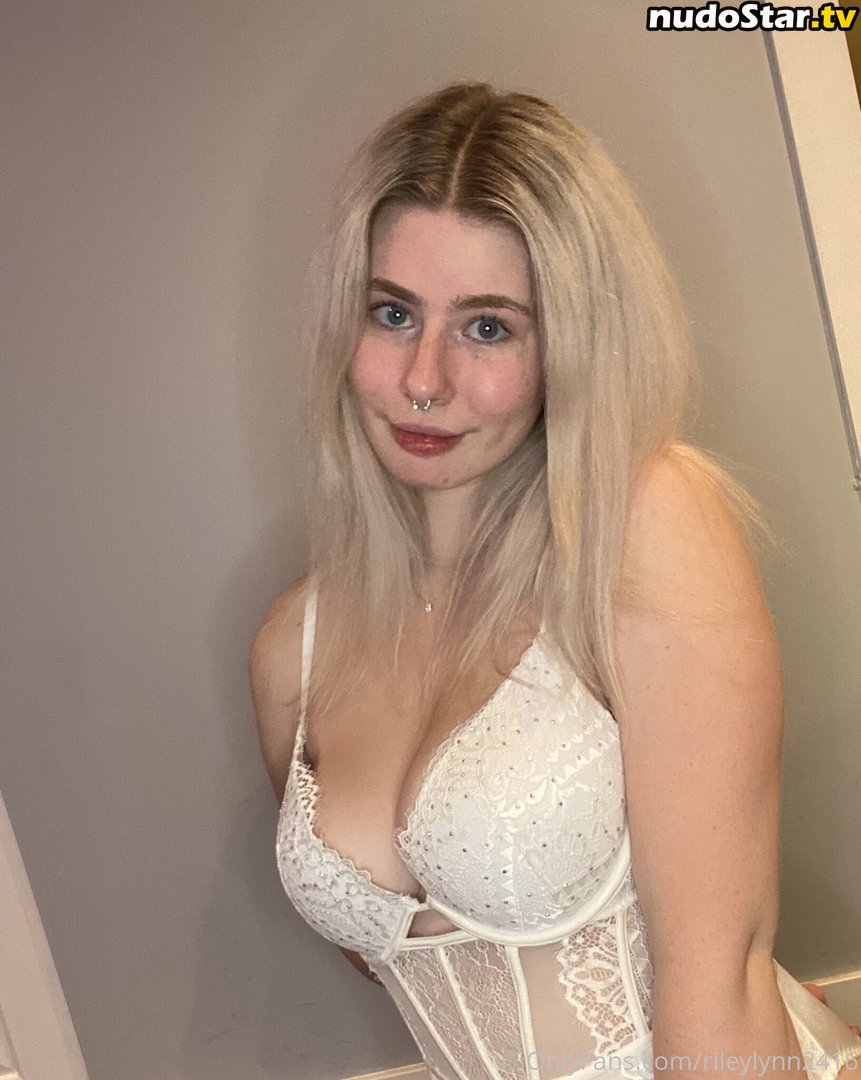 rileylynn2416 / sarahlovesraving Nude OnlyFans Leaked Photo #2