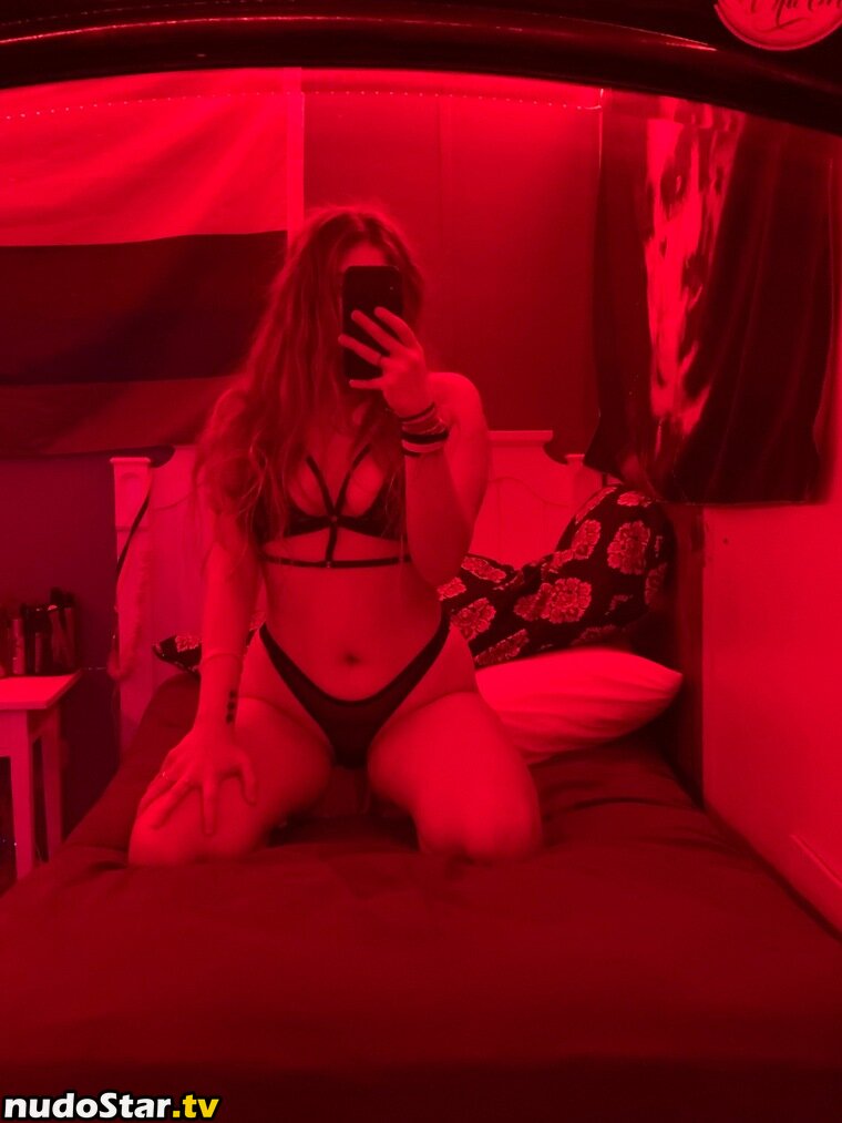 Selenaanne / _selenaanne Nude OnlyFans Leaked Photo #1