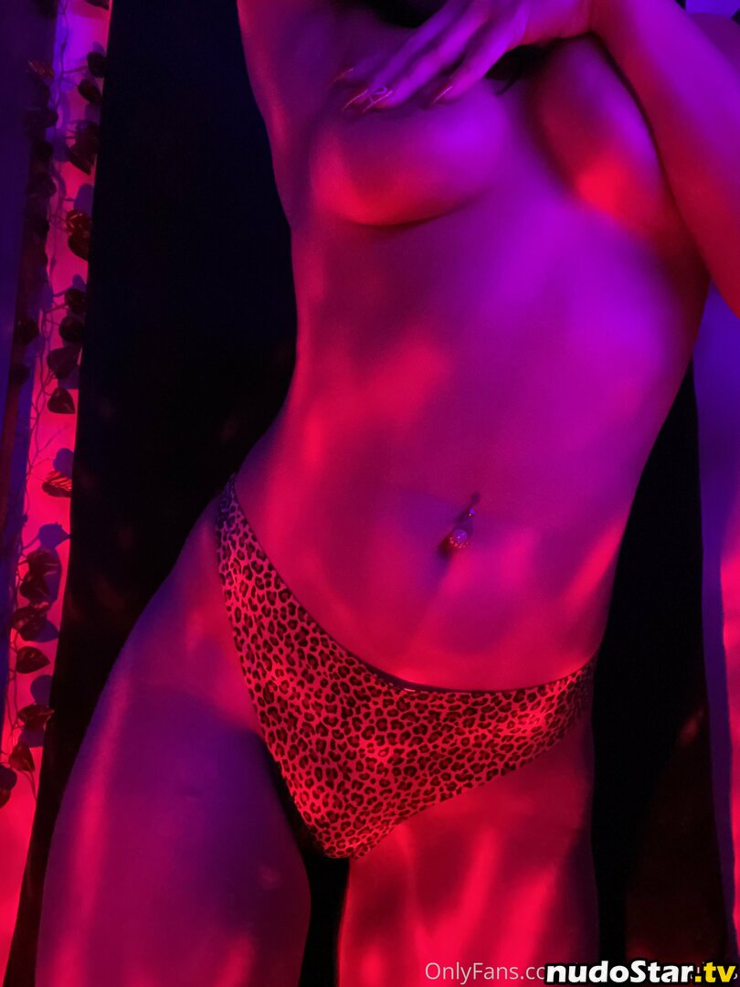 Sexualsuccubus / wrappedindesiree Nude OnlyFans Leaked Photo #56