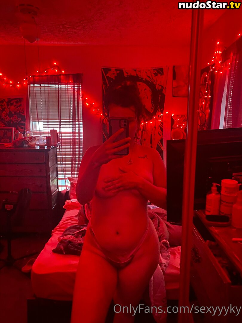 sexykayy / sexyyyky Nude OnlyFans Leaked Photo #12