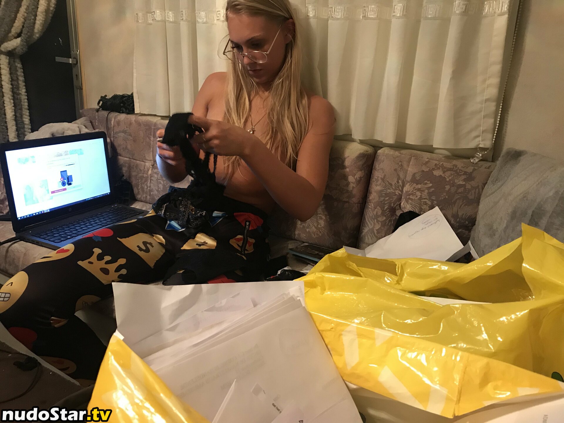 Siswet / siswet19 / siswetofficial Nude OnlyFans Leaked Photo #477