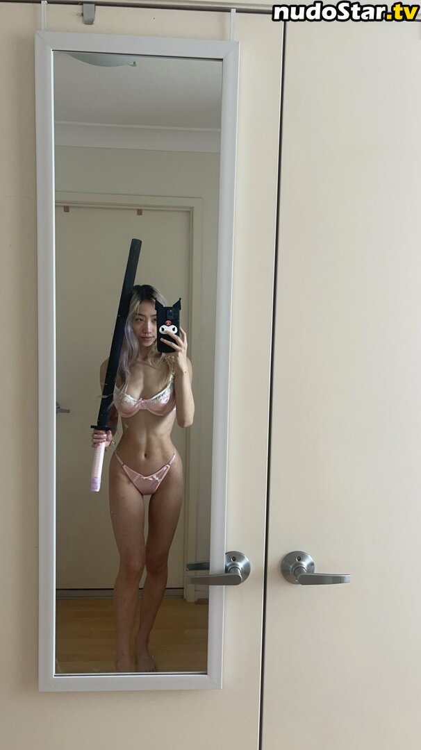 kcqzee / smolkcqze Nude OnlyFans Leaked Photo #8
