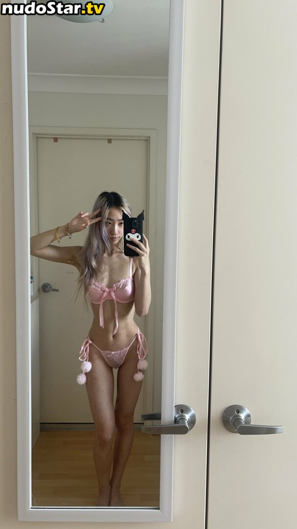 kcqzee / smolkcqze Nude OnlyFans Leaked Photo #9