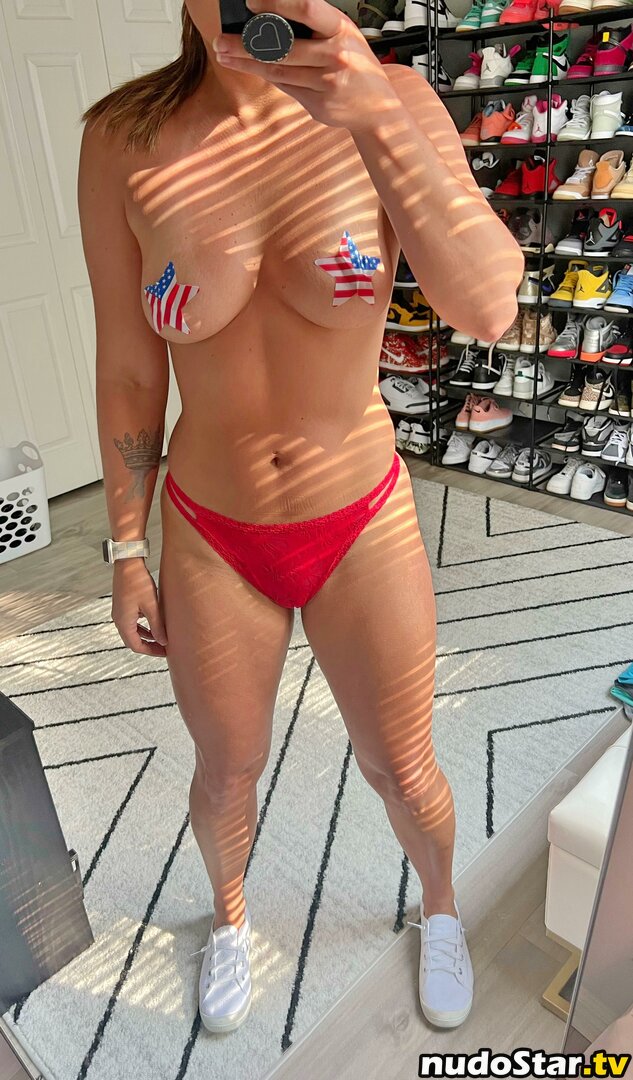 Snkrchick / Tina Mac / snkrchick0122 / snkrchickvip Nude OnlyFans Leaked Photo #16