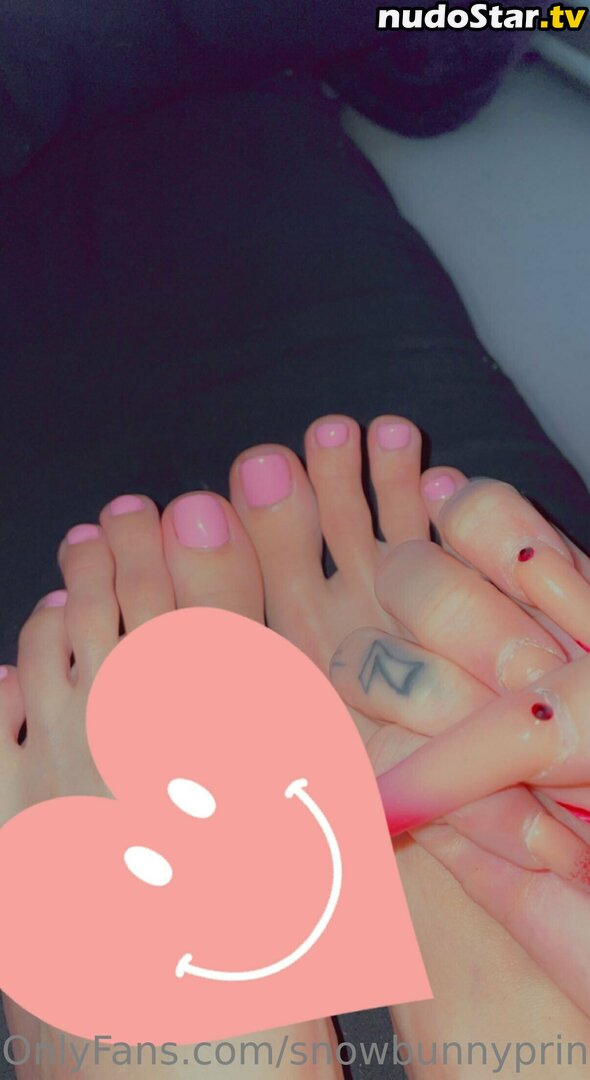 princesssnowbunny13 / snowbunnyprincesss Nude OnlyFans Leaked Photo #5