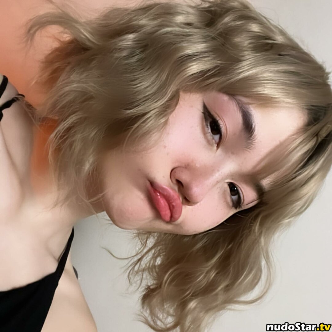 Lilylilx / sofiaaa.park Nude OnlyFans Leaked Photo #2