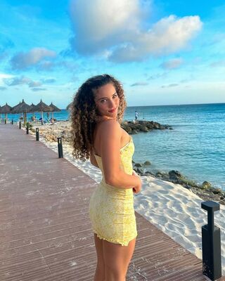 Sofie Dossi