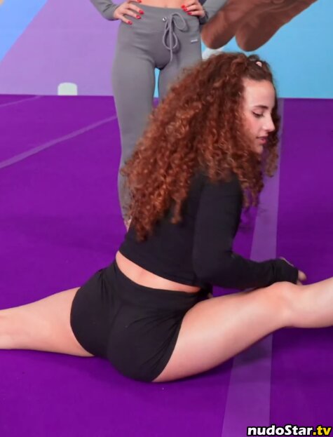 Sofie Dossi / sofiedossi Nude OnlyFans Leaked Photo #184