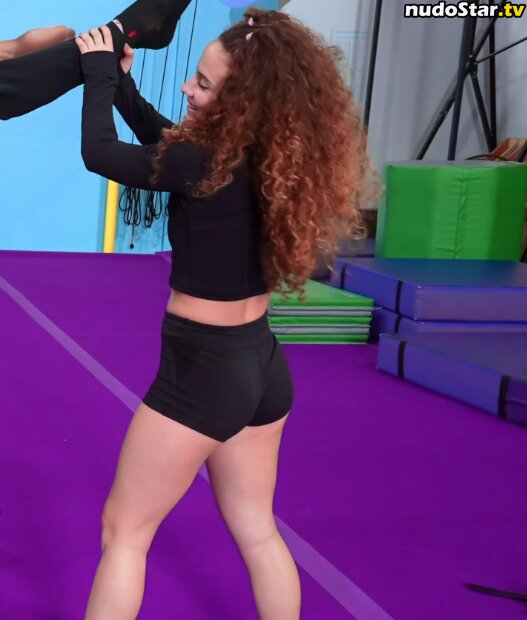 Sofie Dossi / sofiedossi Nude OnlyFans Leaked Photo #185