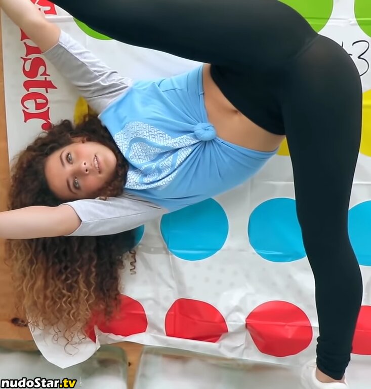 Sofie Dossi / sofiedossi Nude OnlyFans Leaked Photo #195