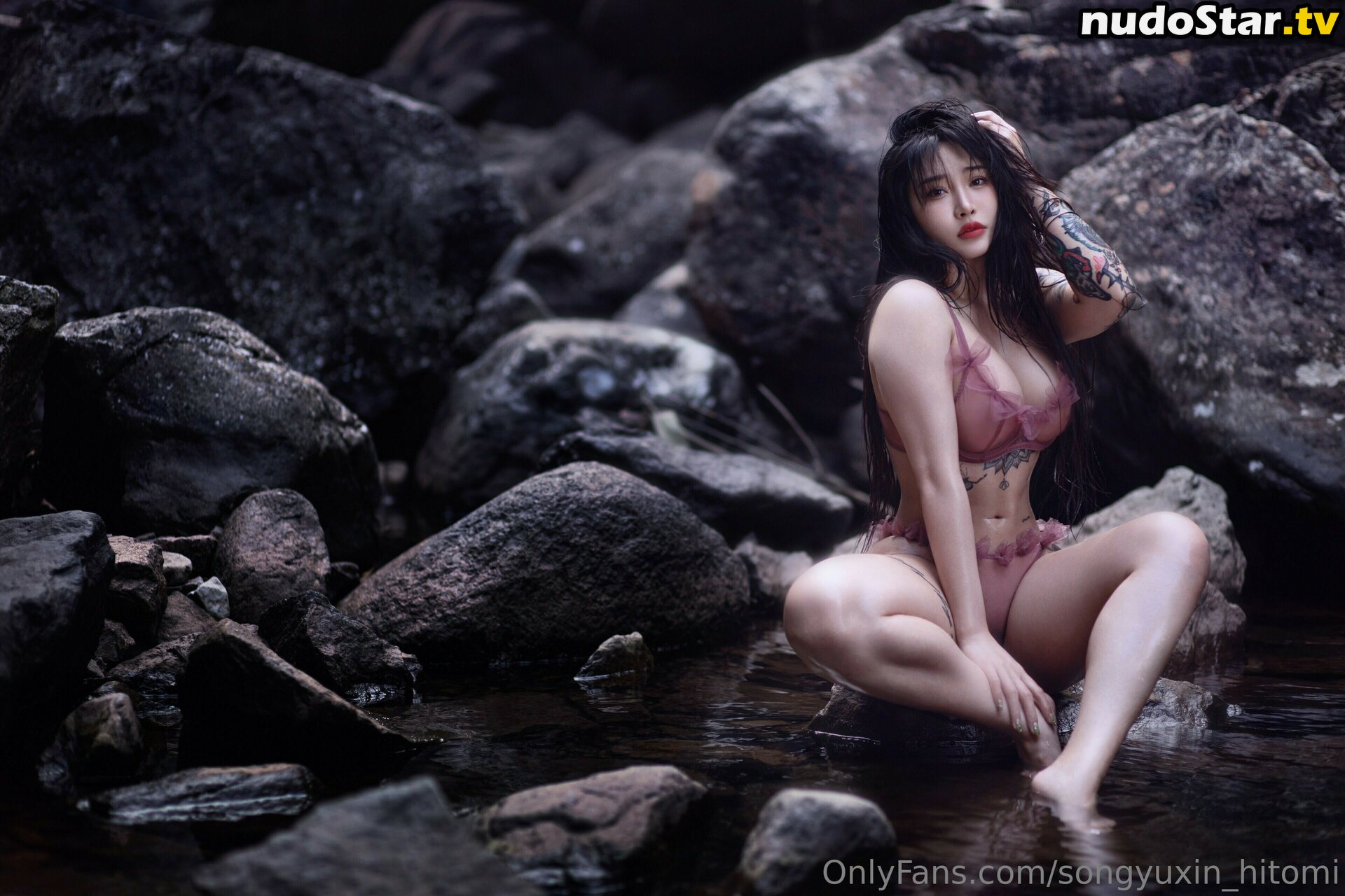 Songyuxin Hitomi / hitomi_official / songyuxin_hitomi Nude OnlyFans Leaked Photo #16