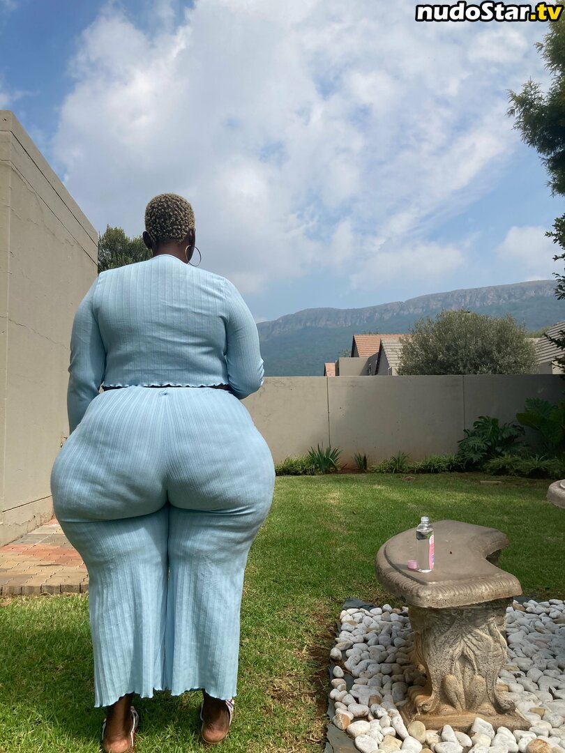 South African Thick / african.babez / the_real_liso Nude OnlyFans Leaked Photo #2