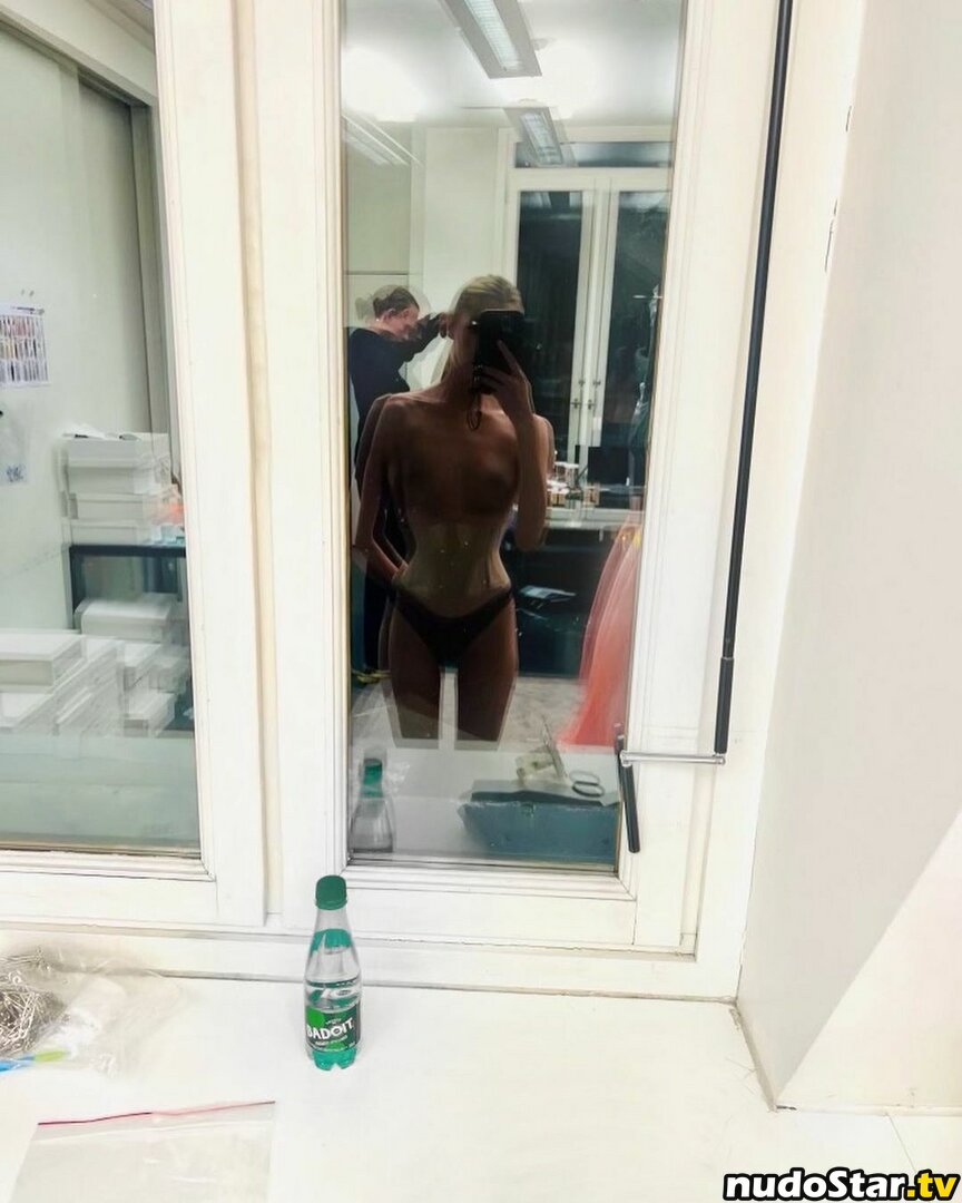 Stella Maxwell / stellamaxwell Nude OnlyFans Leaked Photo #47