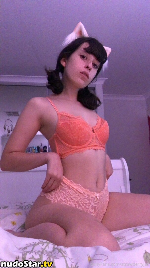_strawberryjaz_ / strawberryjaz Nude OnlyFans Leaked Photo #52
