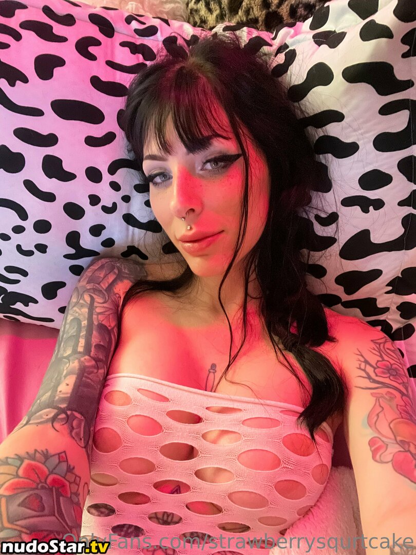 squirtcakee / strawberrysquirtcakeee / strawberrysqurtcake Nude OnlyFans Leaked Photo #36