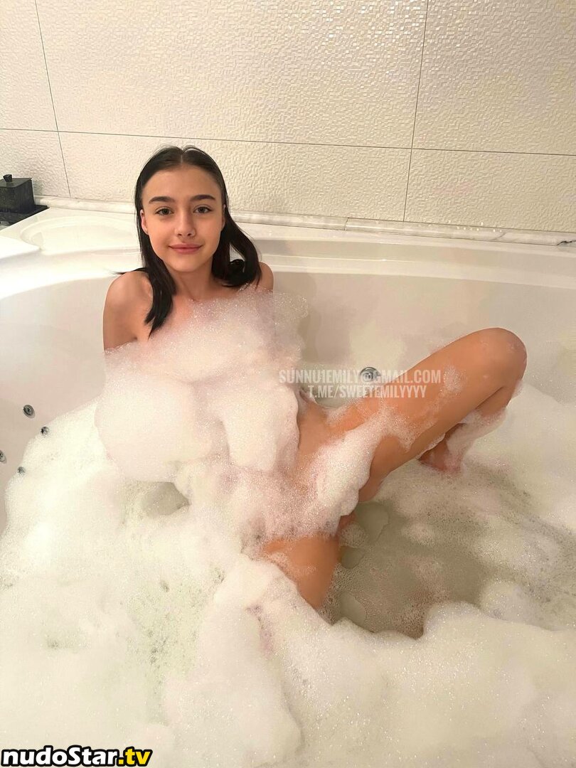 Sunny Emilly / Sunny Emy / SweetEmilyyyy / kylie.little.toes / sunny.emily.backup Nude OnlyFans Leaked Photo #16