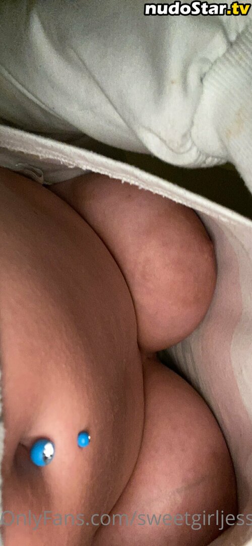 karrielykins / sweetgirljessi Nude OnlyFans Leaked Photo #7