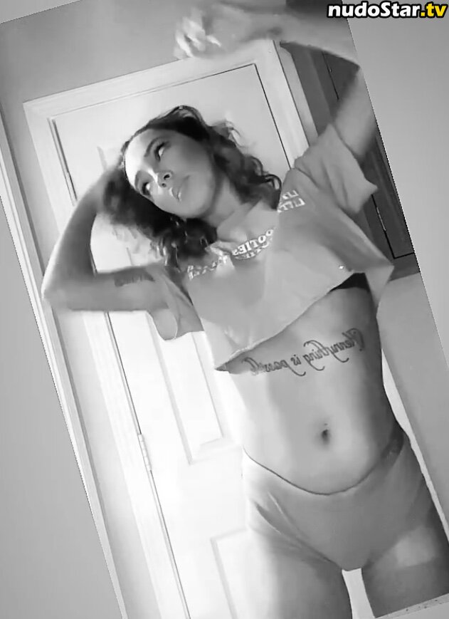 Taylor Weeks / _taylorweeks / taylorcheeks Nude OnlyFans Leaked Photo #1