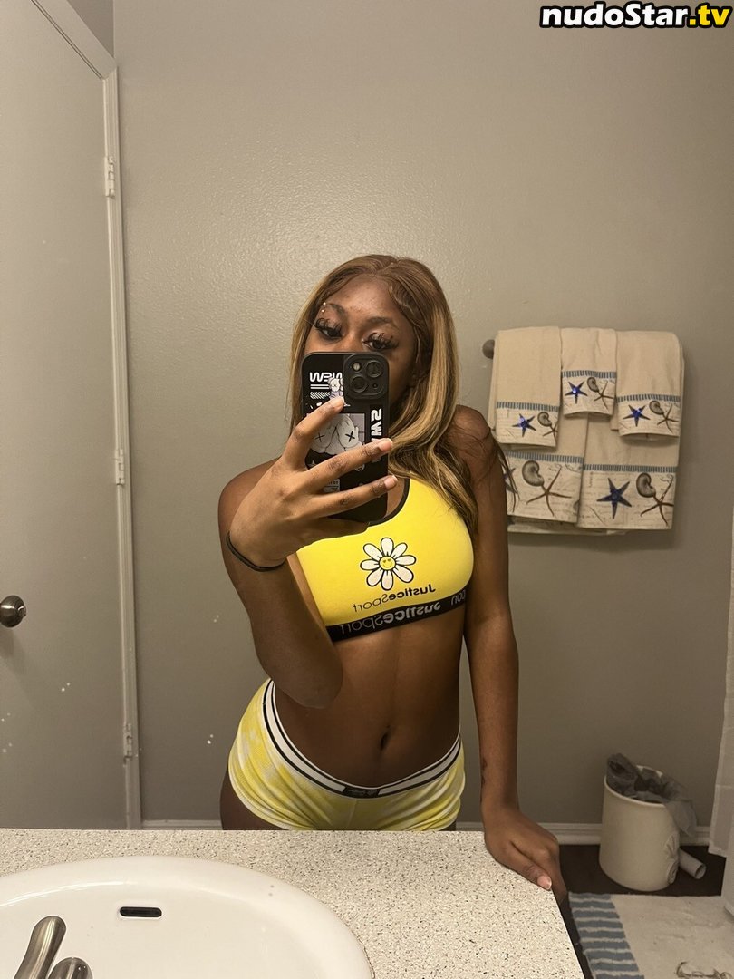 iamtoccara_t / sexyblasian01 / thatbrxt00 Nude OnlyFans Leaked Photo #18