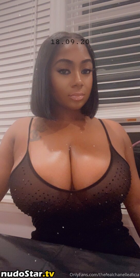 chanelle__alicia / therealchanellealicia Nude OnlyFans Leaked Photo #2