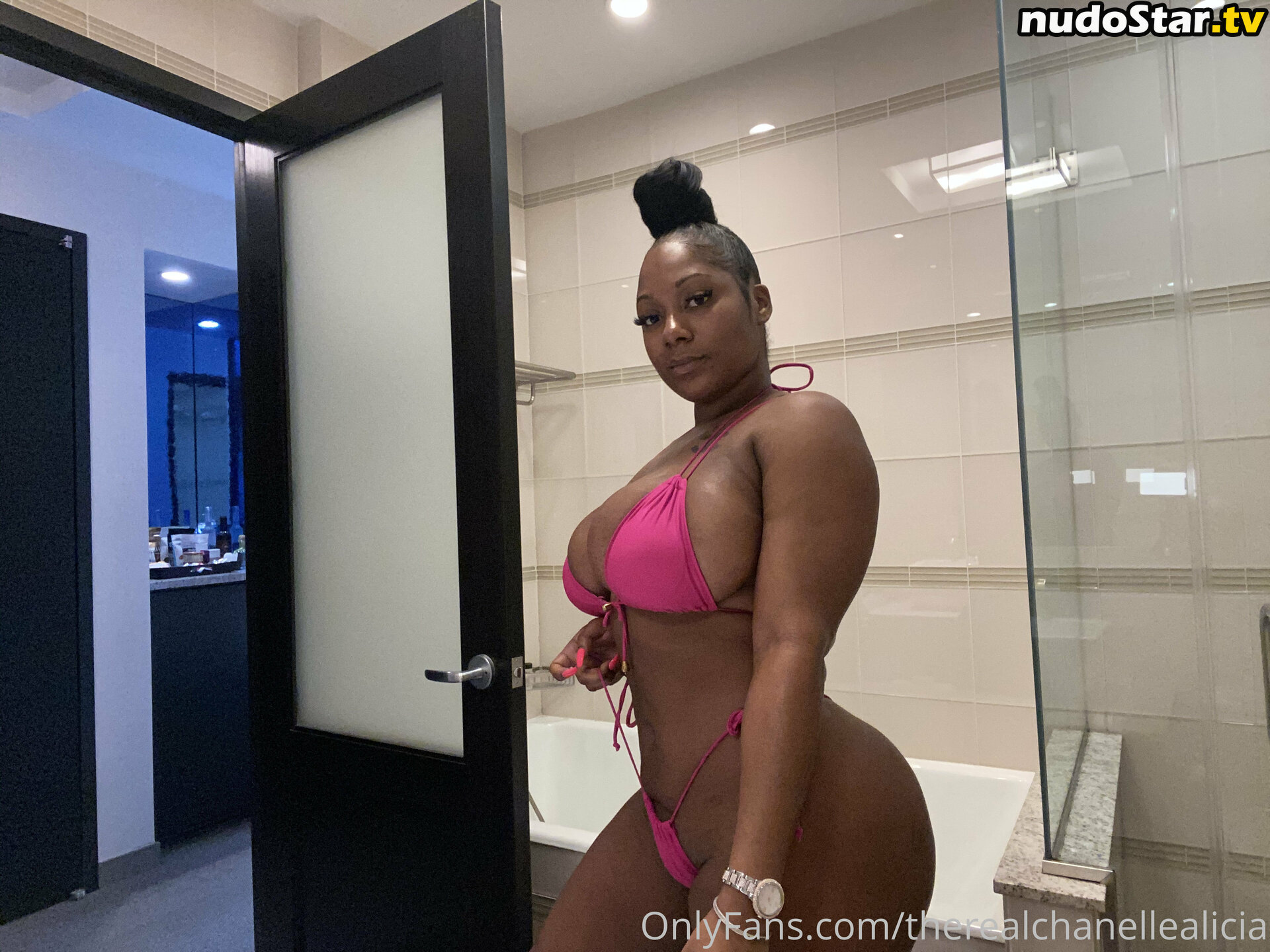 chanelle__alicia / therealchanellealicia Nude OnlyFans Leaked Photo #7