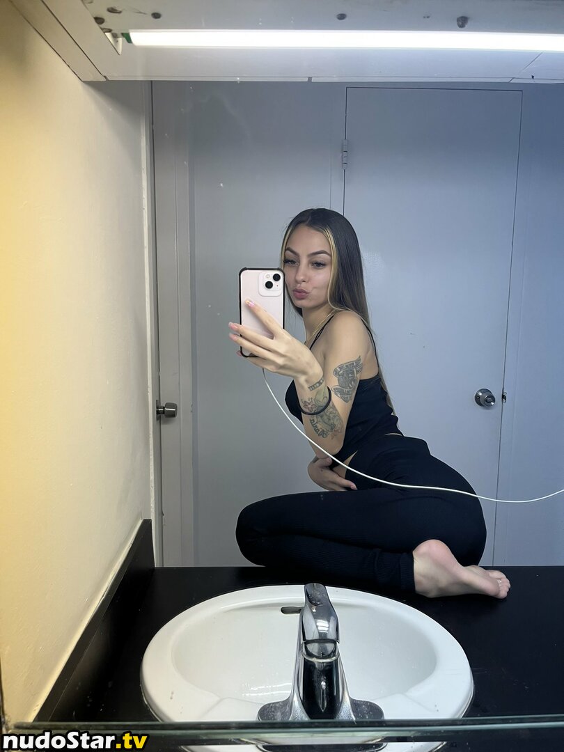 footprincessx1 / therealraneesa / therealraneesax Nude OnlyFans Leaked Photo #2