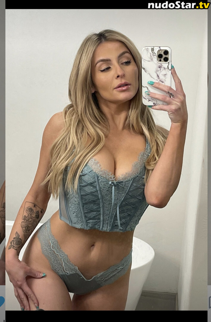 Thewifespot / kaitlynwithak / thekaitlyn_ Nude OnlyFans Leaked Photo #2