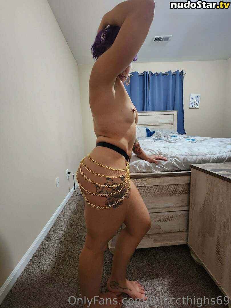 freakyshiii.69 / thicccthighs69 Nude OnlyFans Leaked Photo #4