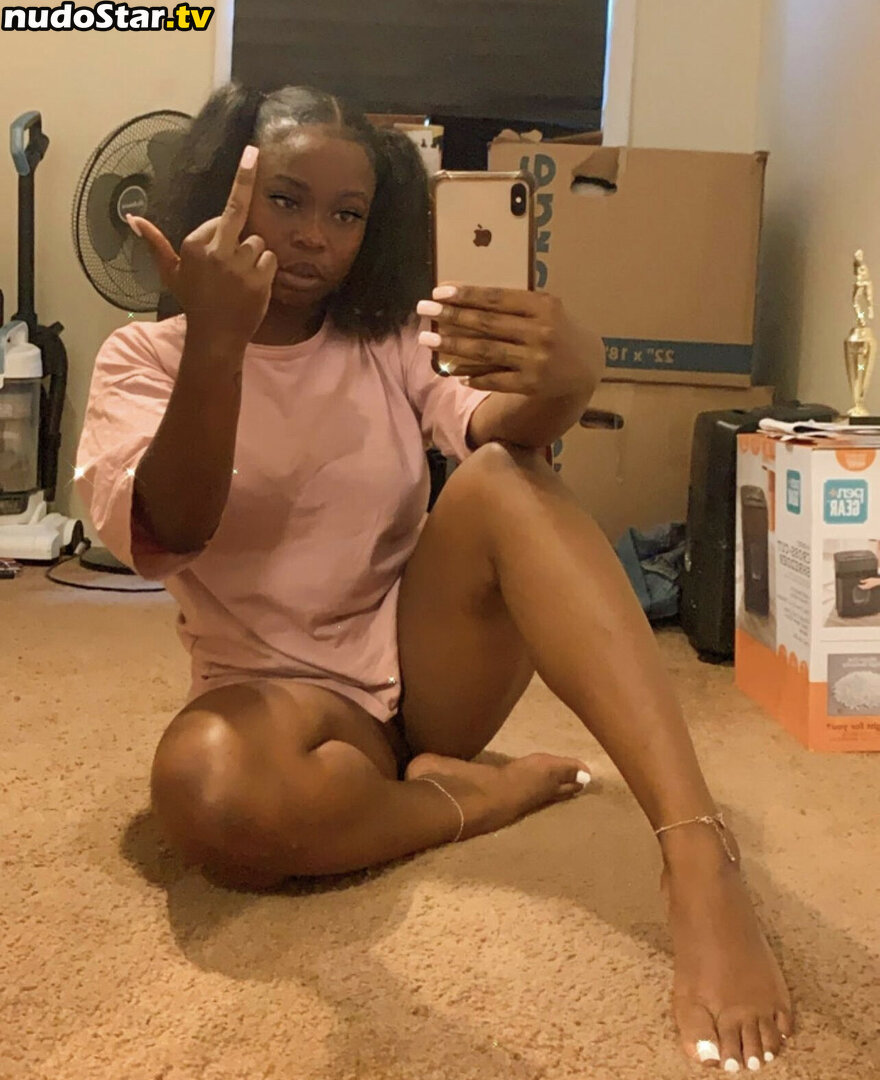 sharayyxxx / thick.trixxx Nude OnlyFans Leaked Photo #3