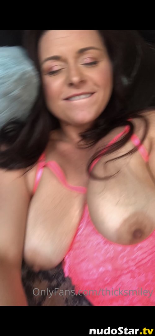 Rebbecca Green / rebbeccagreeen / thicksmiley Nude OnlyFans Leaked Photo #2