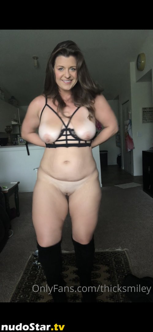 Rebbecca Green / rebbeccagreeen / thicksmiley Nude OnlyFans Leaked Photo #30