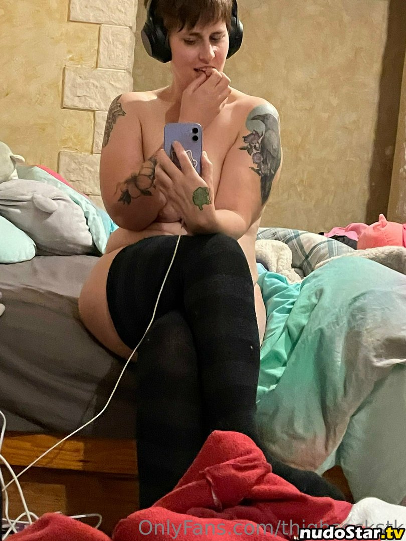 suffocate_me_with_thighs / thighsockstk Nude OnlyFans Leaked Photo #22