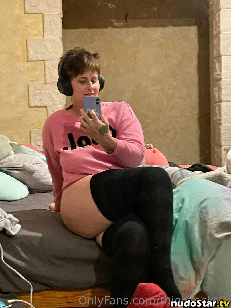 suffocate_me_with_thighs / thighsockstk Nude OnlyFans Leaked Photo #23