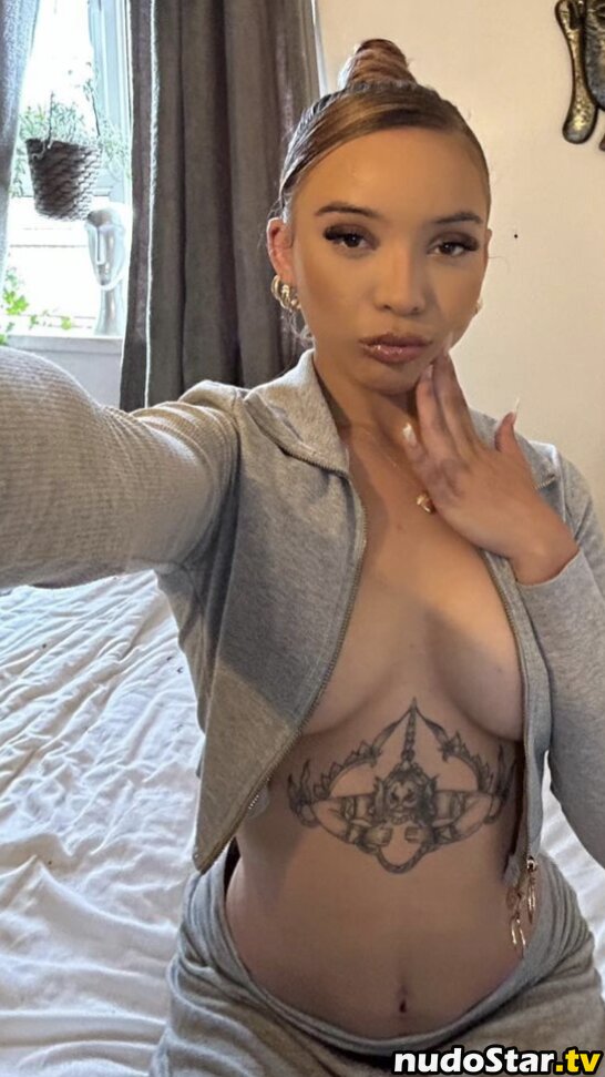 Tia.Ivy_ / tiawalshesmakeup Nude OnlyFans Leaked Photo #7