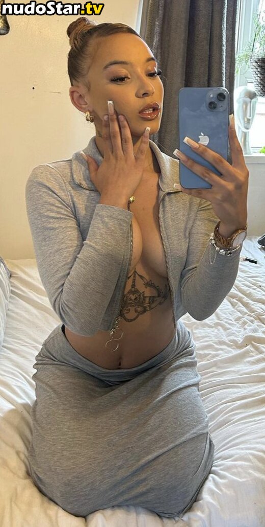 Tia.Ivy_ / tiawalshesmakeup Nude OnlyFans Leaked Photo #10