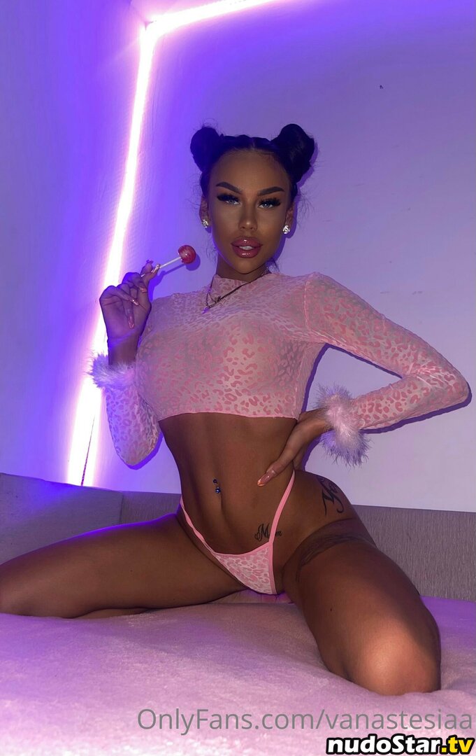 vanastesiaa / vanessabadics Nude OnlyFans Leaked Photo #4