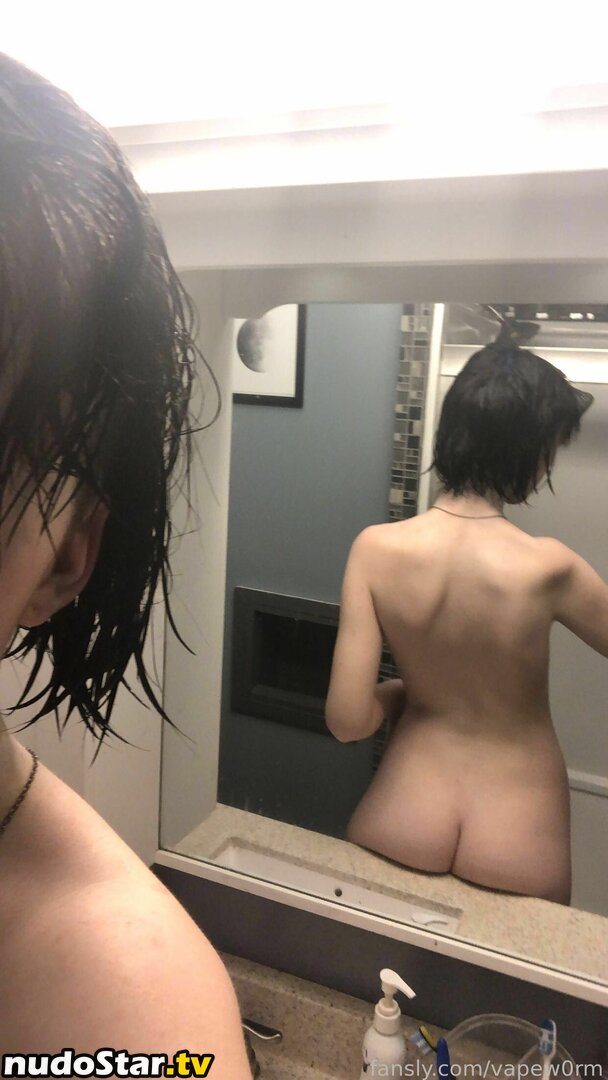 tinyw0rm / vapew0rm Nude OnlyFans Leaked Photo #11
