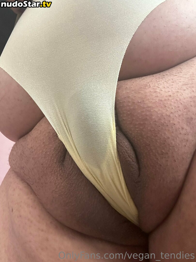 nyanberry / vegan_tendies Nude OnlyFans Leaked Photo #49